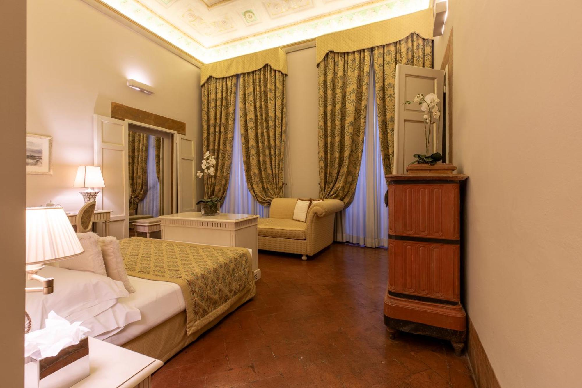 Palazzo Guicciardini Hotel Florence Exterior photo